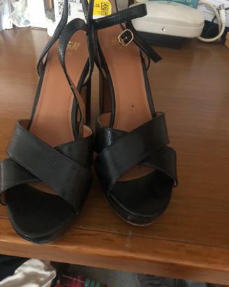 Sandali neri