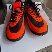 scarpe calcetto Nike 25 euro