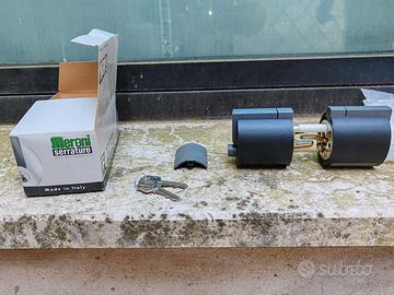 Serrature nuove per porte in alluminio e vetro