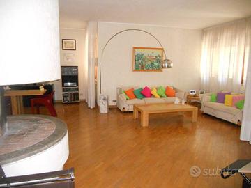 Villa di 415 m² con più di 5 locali e box auto dop