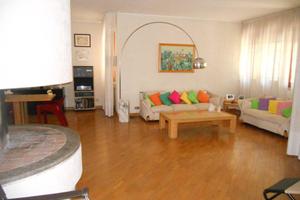 Villa di 415 m² con più di 5 locali e box auto dop