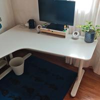 scrivania Ikea BEKANT