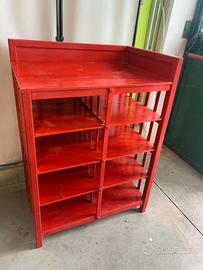 Credenza a quattro ripiani