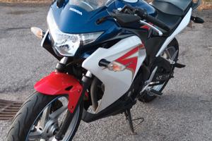 Honda CBR 250 R - 2013 