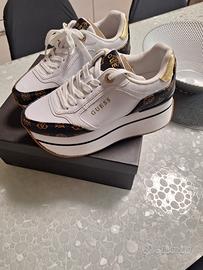 Scarpe Guess