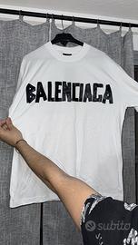 T shirt balenciaga bianca 2025 XS over