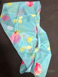Sciarpa foulard.