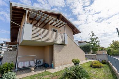 4 LOCALI A SAN PAOLO D'ARGON