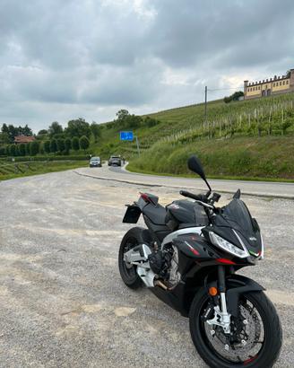 Aprilia tuono 660 factory