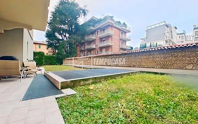 Ampio trilocale con giardino