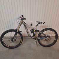 Bici downhill kona supreme operator 2014