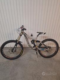 Bici downhill kona supreme operator 2014