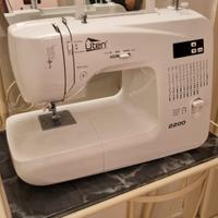 Macchina da cucire mai usata Uten 2200