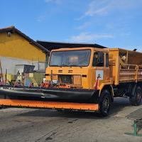 Acm 90 4x4 completo di spargisale e lama neve