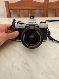 Minolta X-300 con obiettivo grandangolare