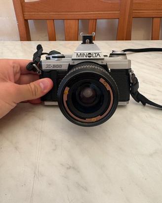 Minolta X-300 con obiettivo grandangolare