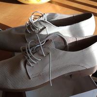 scarpa stringa donna beige Bata