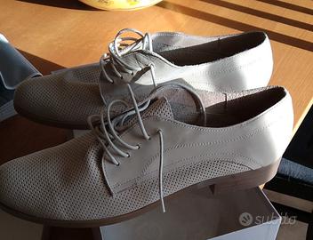 scarpa stringa donna beige Bata