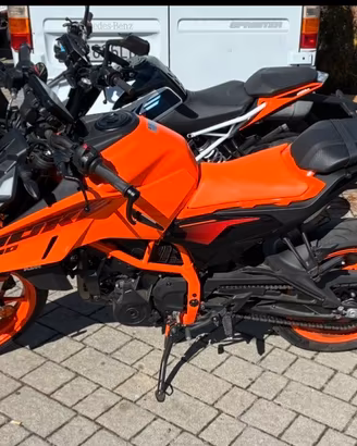 KTM 390 Duke 2025