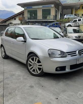Ricambi Volkswagen Golf 5 5 porte colori vari