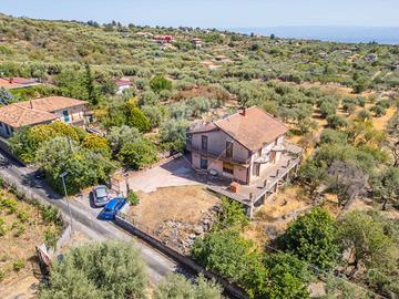 Villa singola - Santa Maria di Licodia