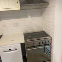 Cucina completa di elettrodomestici e