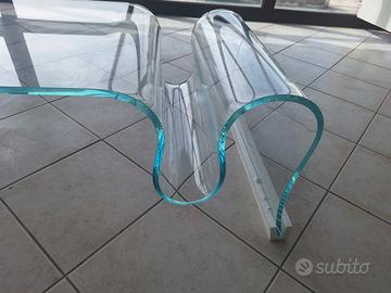 tavolino in vetro curvo extrachiaro