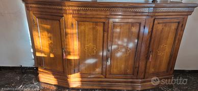 CREDENZA E TAVOLO CON SEDIE