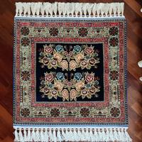 Tappeto in seta Hereke con grandi frange