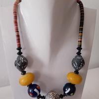 collana di artigianato africano