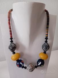 collana di artigianato africano