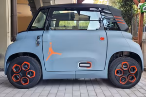 Citroen AMI elettrica accessoriata