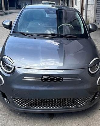 Fiat 500e “la prima” by Andrea Bocelli