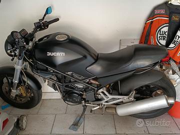 Ducati Monster 750