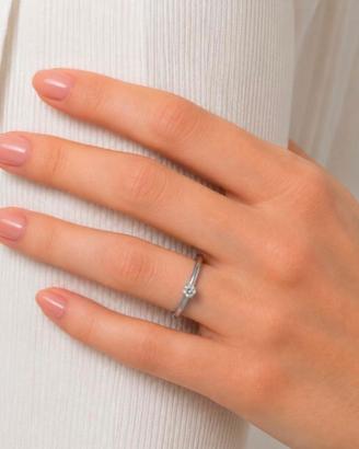 Anello Oro Bianco 18 kt con Diamante Naturale G/VV