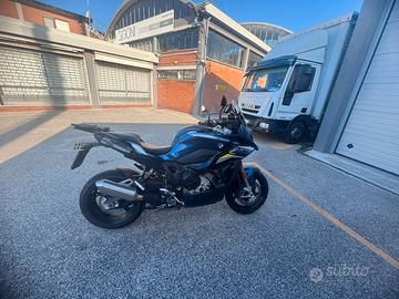 Perfetta, km 3200, tutta originale, come nuova.