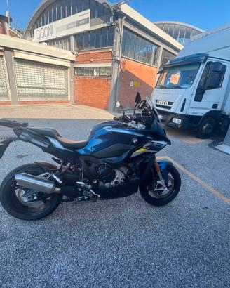 Perfetta, km 3200, tutta originale, come nuova.