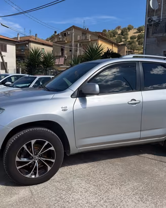 Toyota RAV4 5 Porte RAV4 2.2 d-4d Luxury 136cv dpf