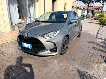 Toyota yaris hybrid 40000 km