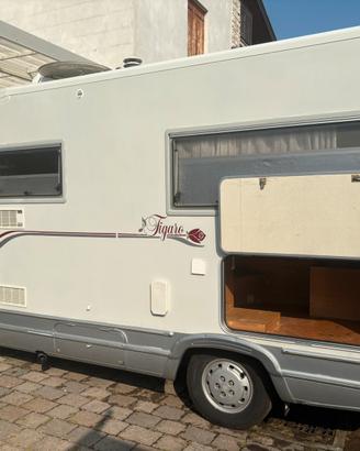 Camper semintegrale