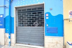 NEGOZIO A BALESTRATE