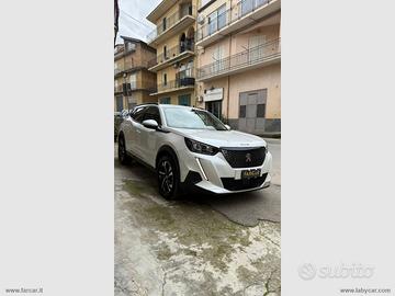 PEUGEOT 2008 BlueHDi 110 S&S Allure Pack