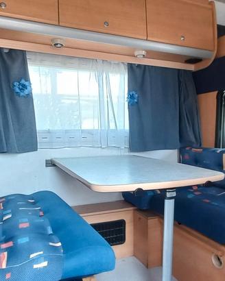 camper matrimoniale in coda e grande garage