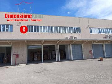 Immobile di 250 m² con 3 locali a Nola