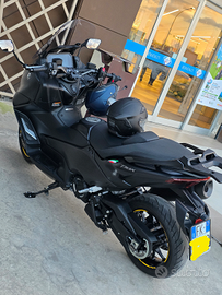 Yamaha Tmax 560