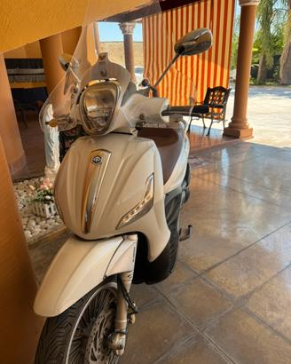 Piaggio Beverly 300  i.e.