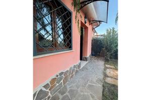 Villino unifamiliare con giardino