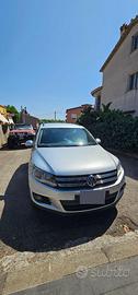 VOLKSWAGEN - Tiguan 2012
