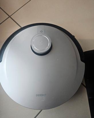 Robot aspirapolvere e lavapavimenti Deebot