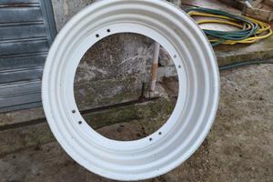 Cerchi trattore semi nuovi